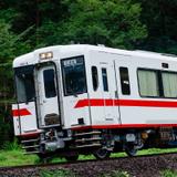 キハ40-2081 2132 サンフレッチェ　応援ラッピング仕様 Ｍ車+T車 キハ40 2081に「サンフレッチェ広島」応援ラッピング｜鉄道ニュース